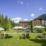 Hotel Kolmhof - mit Sommerwiese